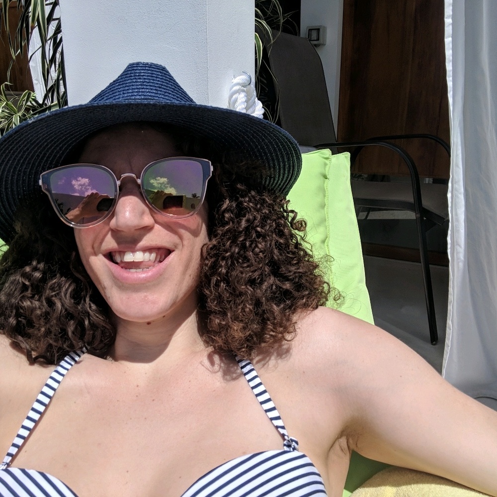 Meet your Posher, Carla